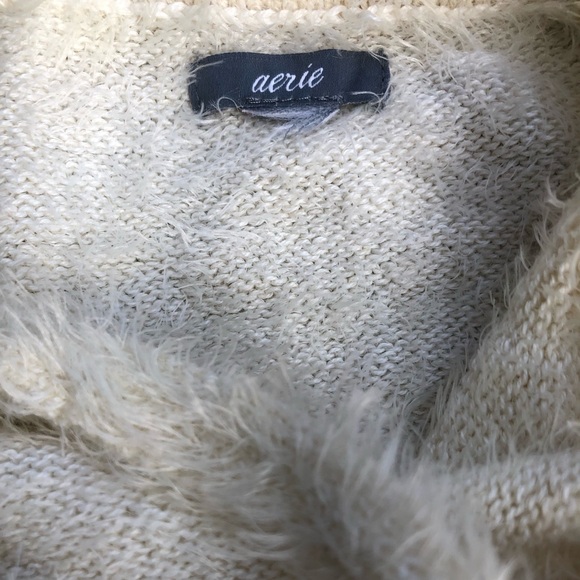 Aerie fuzzy criss-cross backed tank. Cropped. Size small. Cream coloured. - Picture 4 of 4